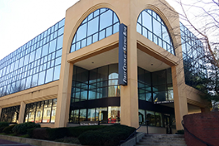 Picture of the exterior of First Central Savings Bank's Glen Cove Branch.