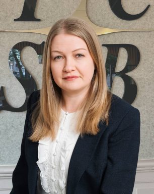 Portrait photo of FCSB Vice President Heather Simek Business Development Officer